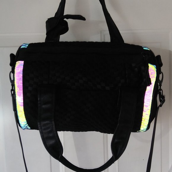 VERA WANG BLACK DUFFLE BAG or BARREL PURSE w/ REFLECTIVE ACCENTS - Picture 4 of 16